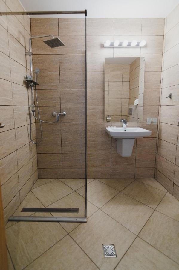 Pensiunea Cheile-Oltetului Polovragi Exterior foto